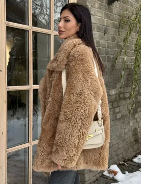 Шуба - дубленка из овчины в бежевом цвете
