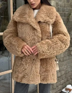 Шуба - дубленка из овчины в бежевом цвете