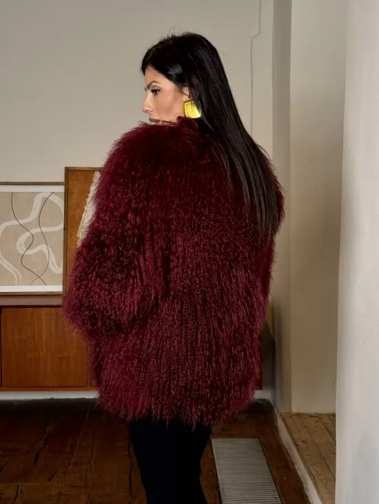 Шуба из меха ламы цвет Burgundy