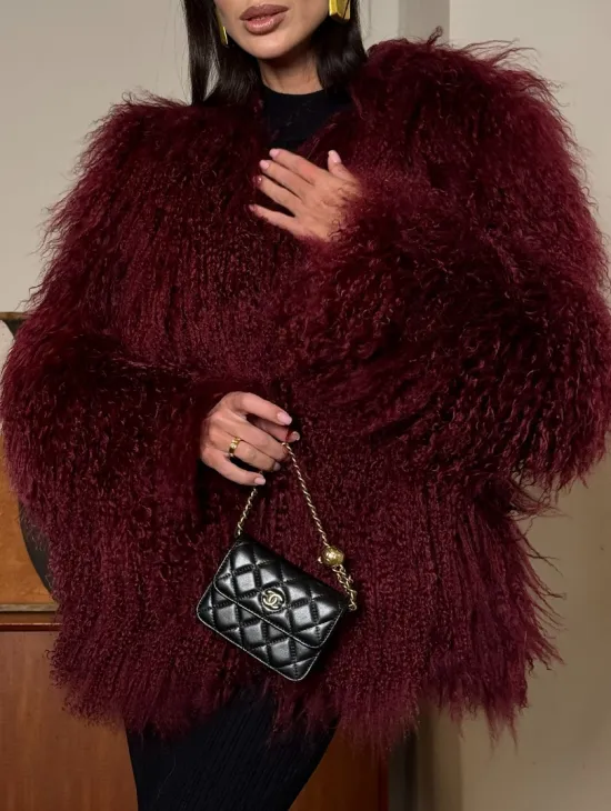 Шуба из меха ламы цвет Burgundy