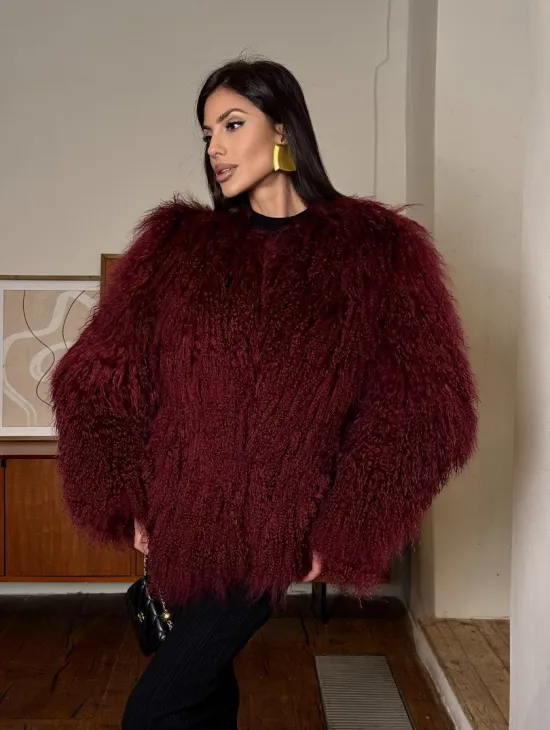 Шуба из меха ламы цвет Burgundy