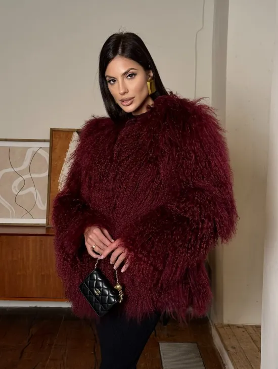 Шуба из меха ламы цвет Burgundy