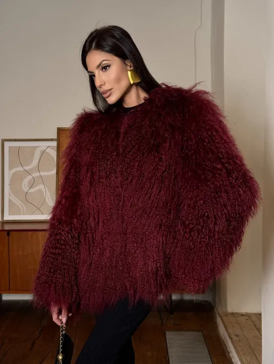 Шуба из меха ламы цвет Burgundy