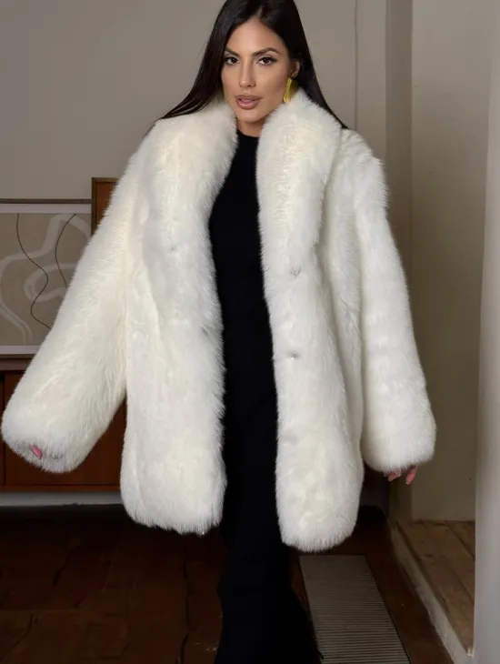 Белая шуба из меха лисы - воротник шаль
