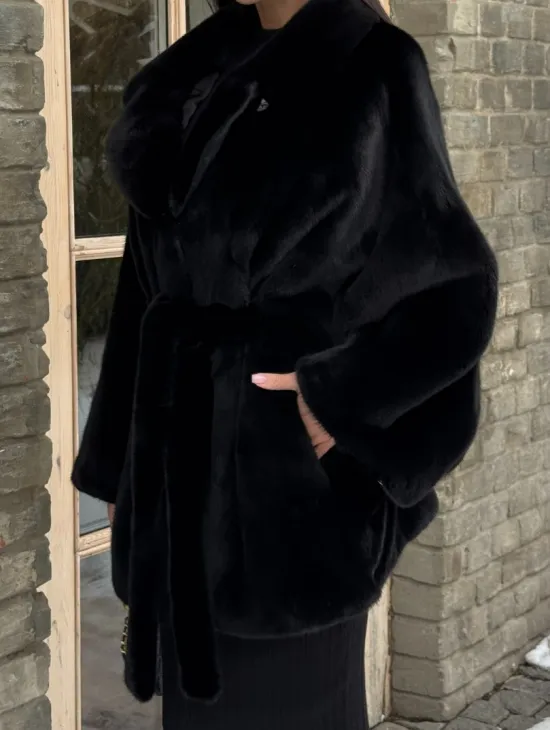 Шуба норковая летучая мышь из норки Blackglama - английский воротник