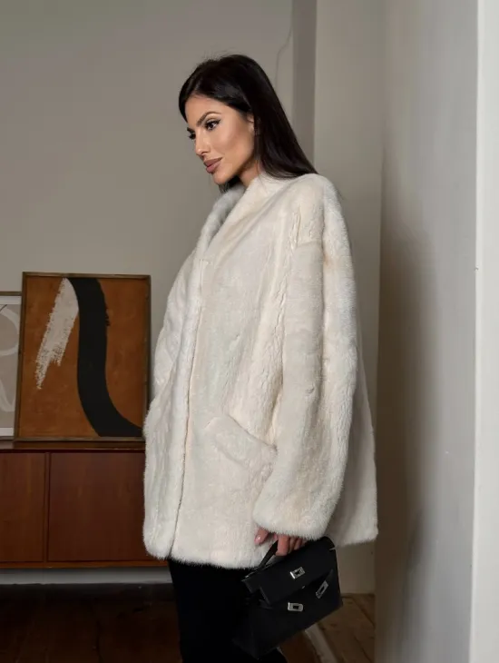 Светлый норковый полушубок жакет с V-образным воротником