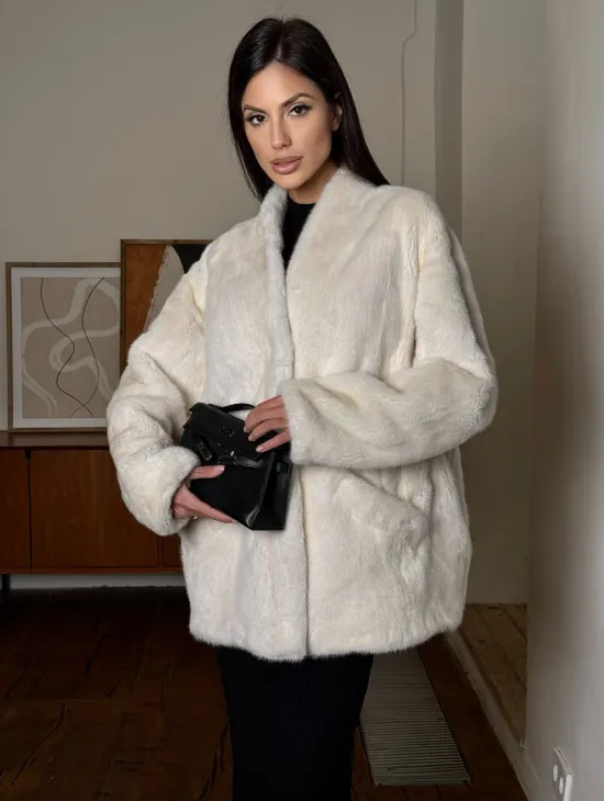 Светлый норковый полушубок жакет с V-образным воротником