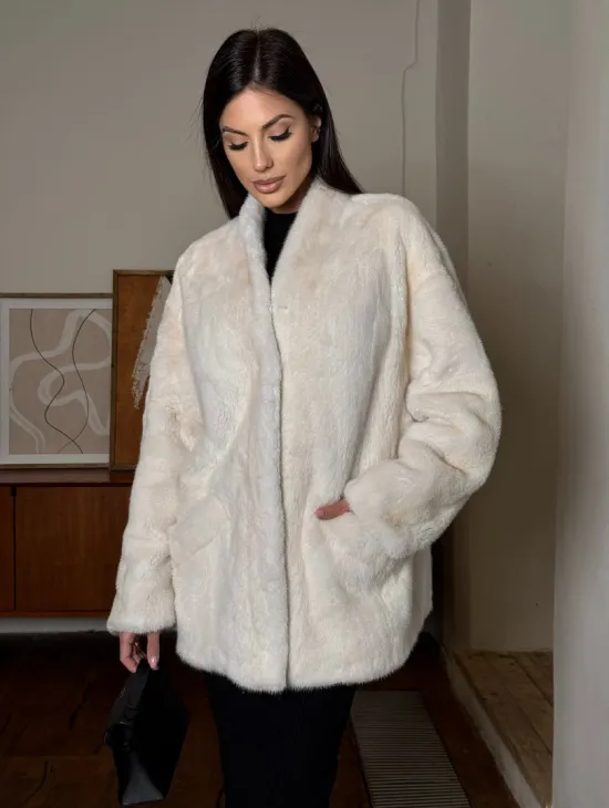 Светлый норковый полушубок жакет с V-образным воротником