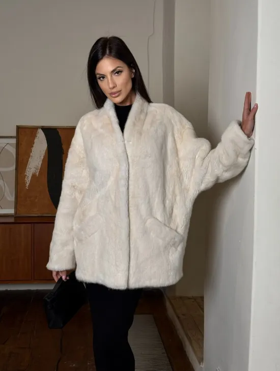 Светлый норковый полушубок жакет с V-образным воротником - фото 13