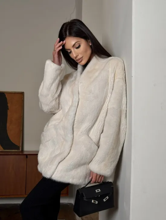 Светлый норковый полушубок жакет с V-образным воротником - фото 12