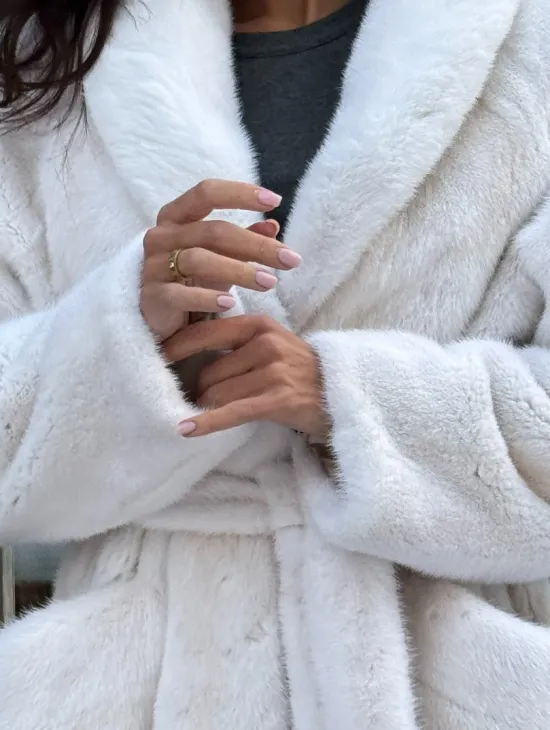 Светлый меховой жакет из норки с воротником шаль и меховым поясом - luxury fur