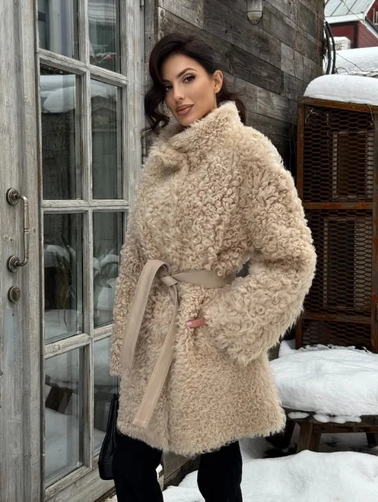 Двухсторонняя женская шуба - дубленка из меха испанского тиградо в бежевом цвете