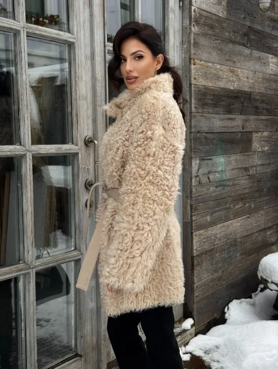 Двухсторонняя женская шуба - дубленка из меха испанского тиградо в бежевом цвете