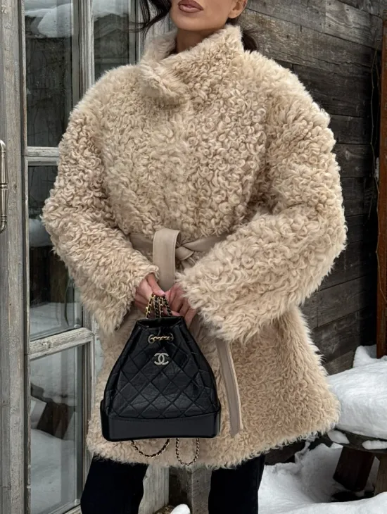 Двухсторонняя женская шуба - дубленка из меха испанского тиградо в бежевом цвете