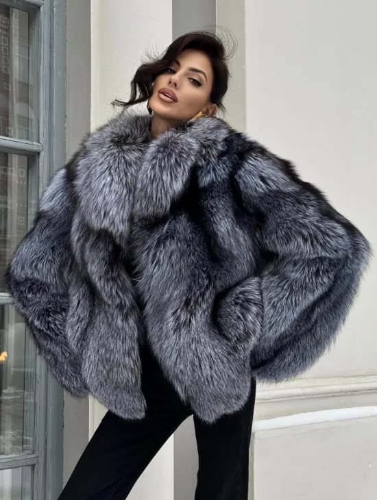 Короткий женский полушубок из чернобурки английский воротник