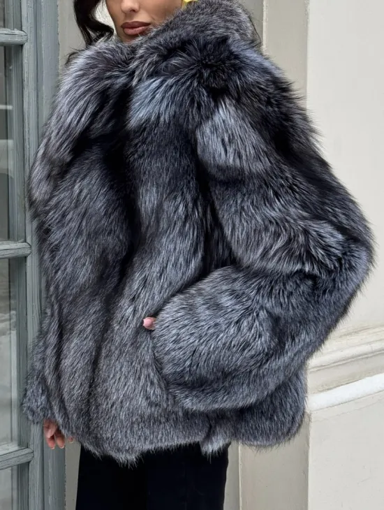 Короткий женский полушубок из чернобурки английский воротник