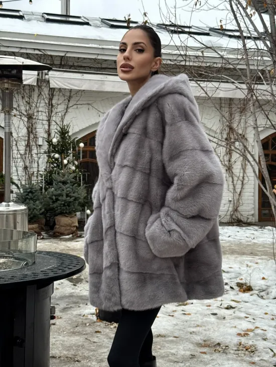 Полушубок норковый с капюшоном