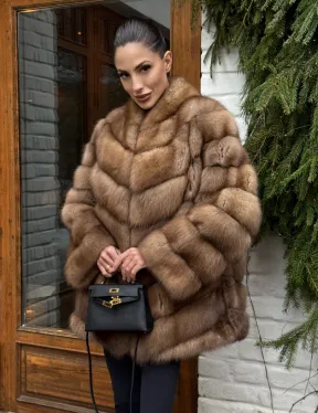 Полушубок из куницы с воротником V-образным