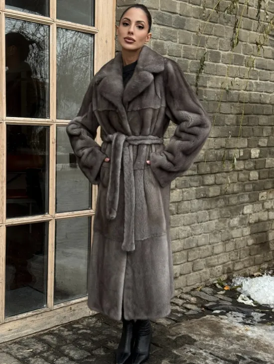 Прямая норковая шуба Luxury Line с меховым поясом и шлицами по бокам