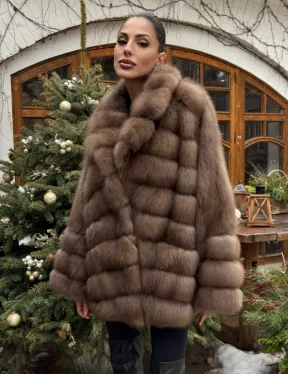 Полушубок оверсайз из меха куницы с английским воротником