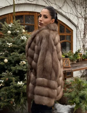 Полушубок оверсайз из меха куницы с английским воротником