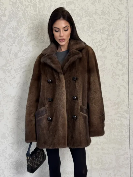 Шикарный норковый жакет с английским воротником и накладными карманами в цвете соболь