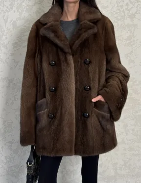 Шикарный норковый жакет с английским воротником и накладными карманами в цвете соболь