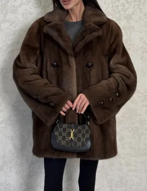 Шикарный норковый жакет с английским воротником и накладными карманами в цвете соболь