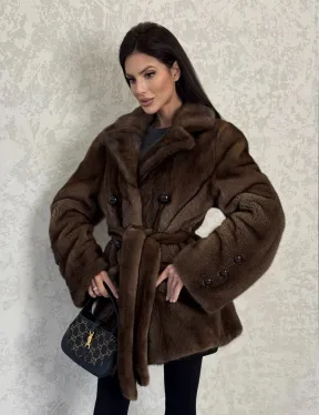 Шикарный норковый жакет с английским воротником и накладными карманами в цвете соболь