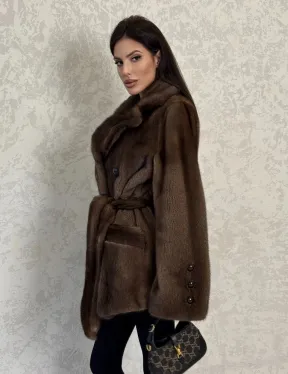 Шикарный норковый жакет с английским воротником и накладными карманами в цвете соболь