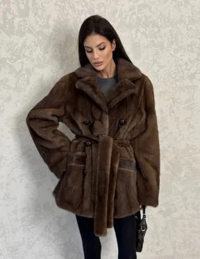 Шикарный норковый жакет с английским воротником и накладными карманами в цвете соболь