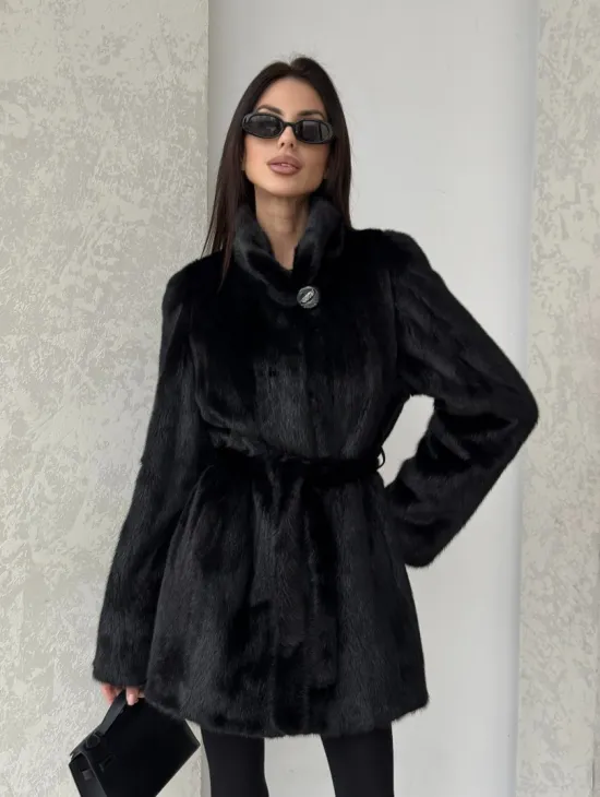 Норковый полушубок с воротником стойка и меховым поясом