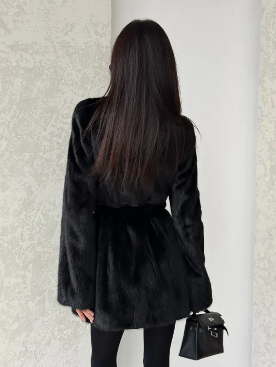 Норковый полушубок с воротником стойка и меховым поясом