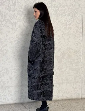 Длинная шуба из каракуля в цвете графит