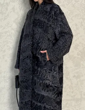 Длинная шуба из каракуля в цвете графит