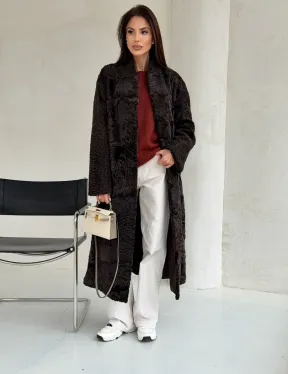 Шуба длинная из меха каракульчи в натурально-коричневом цвете