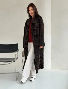 Шуба длинная из меха каракульчи в натурально-коричневом цвете