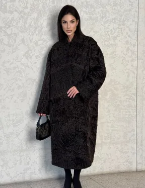 Шуба длинная из меха каракуля в коричневом цвете