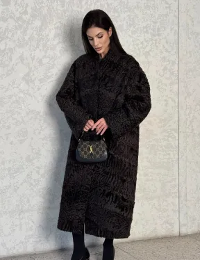 Шуба длинная из меха каракуля в коричневом цвете