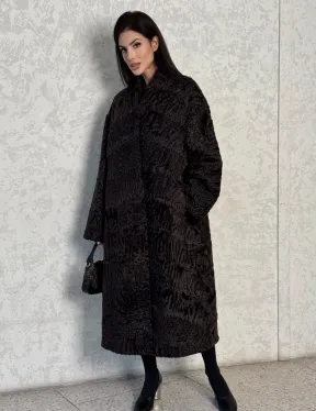 Шуба длинная из меха каракуля в коричневом цвете