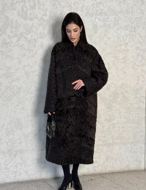 Шуба длинная из меха каракуля в коричневом цвете