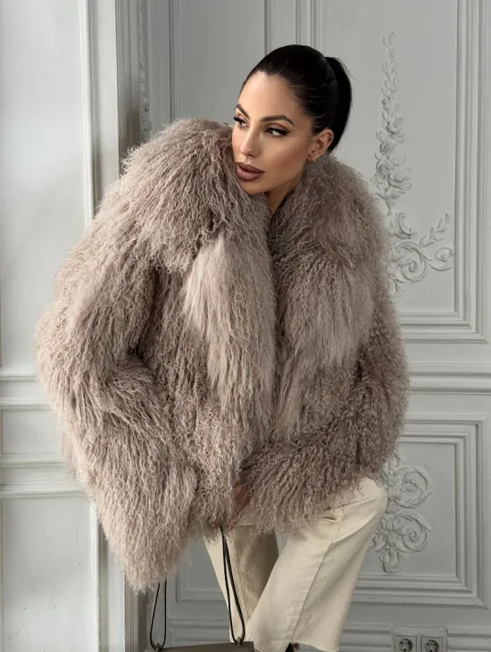 Шуба из меха ламы «Пломбир» с английским воротником