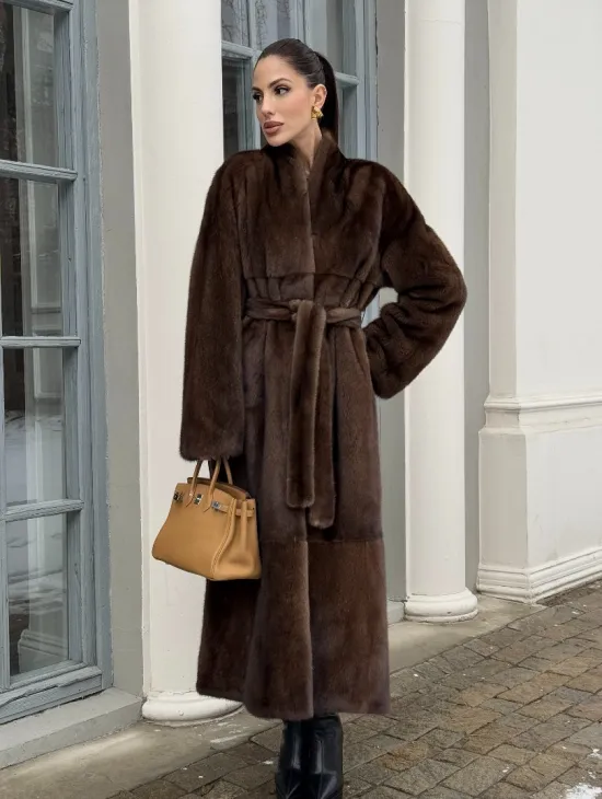 Цельнокроенная норковая шуба из североамериканской норки соболиного оттенка