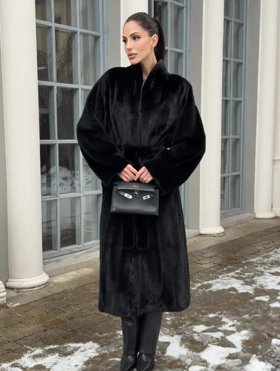 Натуральная женская норковая шуба из аукционного меха норки Blackglama