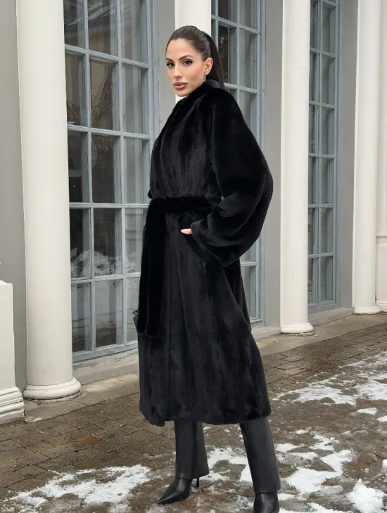 Натуральная женская норковая шуба из аукционного меха норки Blackglama