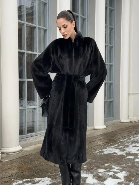 Натуральная женская норковая шуба из аукционного меха норки Blackglama