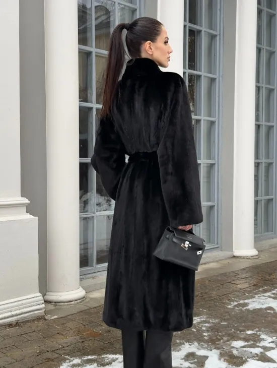 Натуральная женская норковая шуба из аукционного меха норки Blackglama