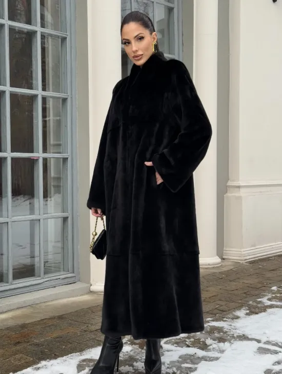 Цельнокроенная норковая шуба из аукционной норки Blackglama