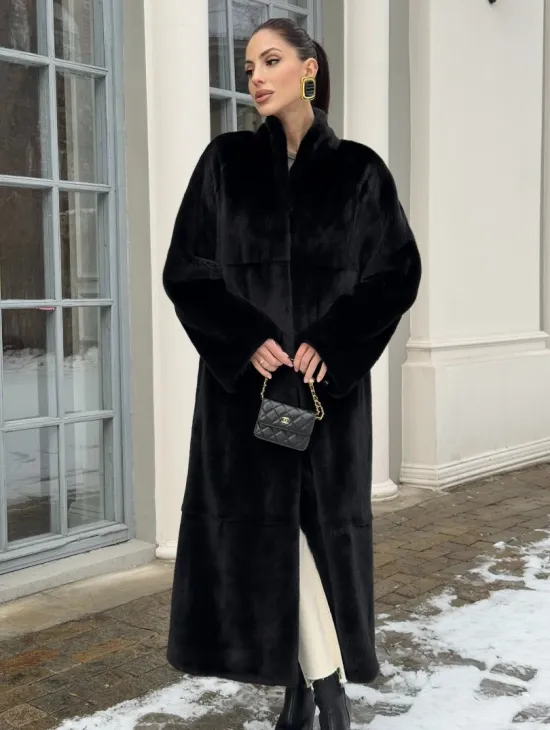 Цельнокроенная норковая шуба из аукционной норки Blackglama