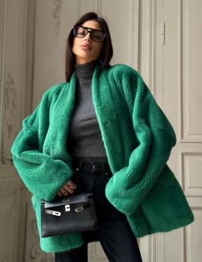 Изумрудный норковый полушубок с V-образным воротником